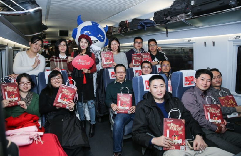 归乡的温暖，在南京南高铁站偶遇奥克斯年货节